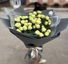 Букет Белые кустовые розы Солинеро в Чернышев